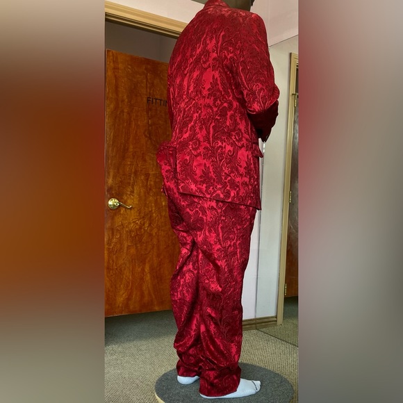 Studio Suits Red Italian Silk Licana Lycra Jacquard Suit 48R and 50R 2pc NWT - Picture 16 of 16